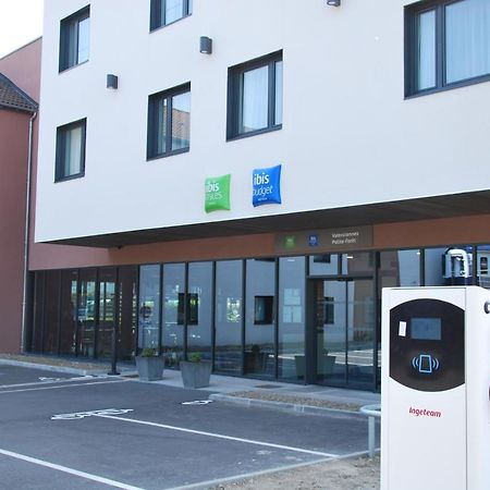 Ibis Styles Valenciennes Petite Foret Bagian luar foto