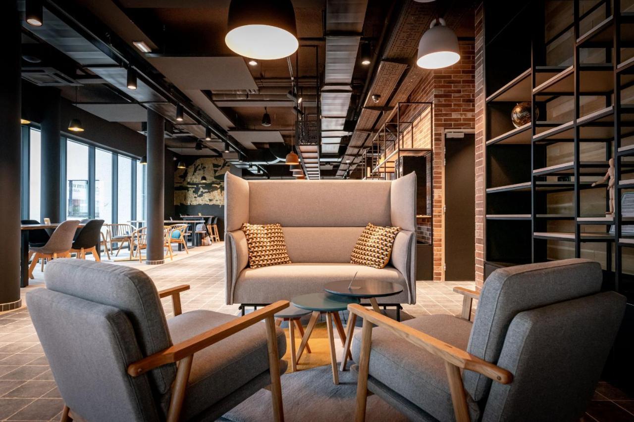 Ibis Styles Valenciennes Petite Foret Bagian luar foto