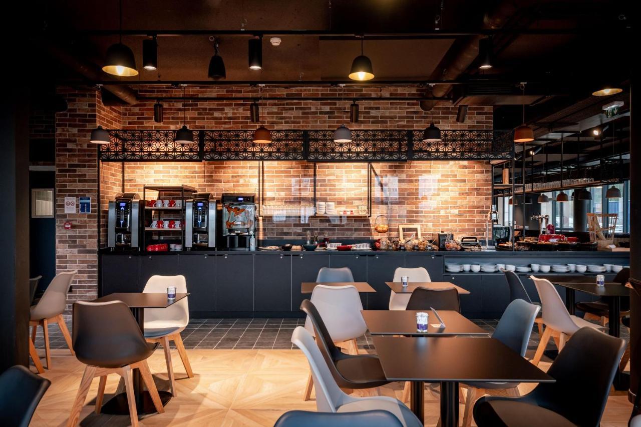 Ibis Styles Valenciennes Petite Foret Bagian luar foto