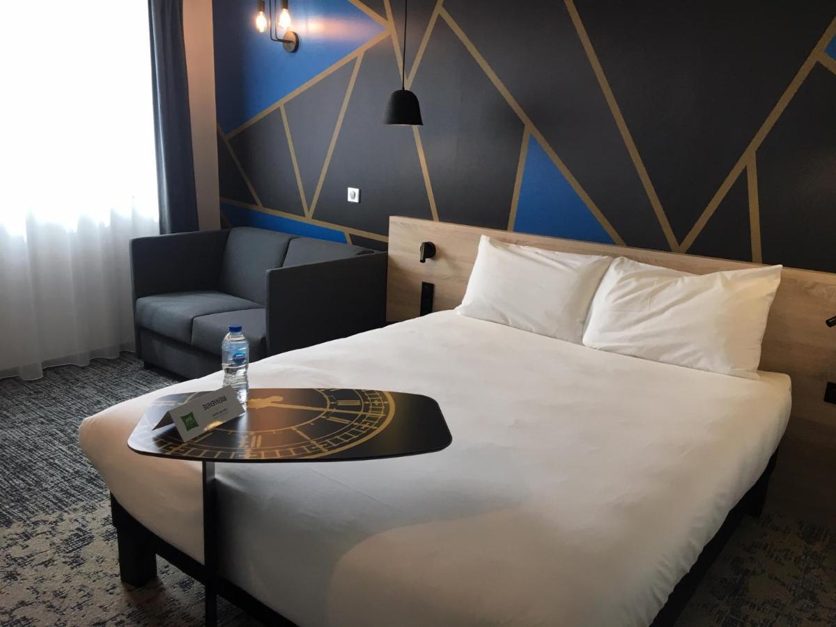Ibis Styles Valenciennes Petite Foret Bagian luar foto