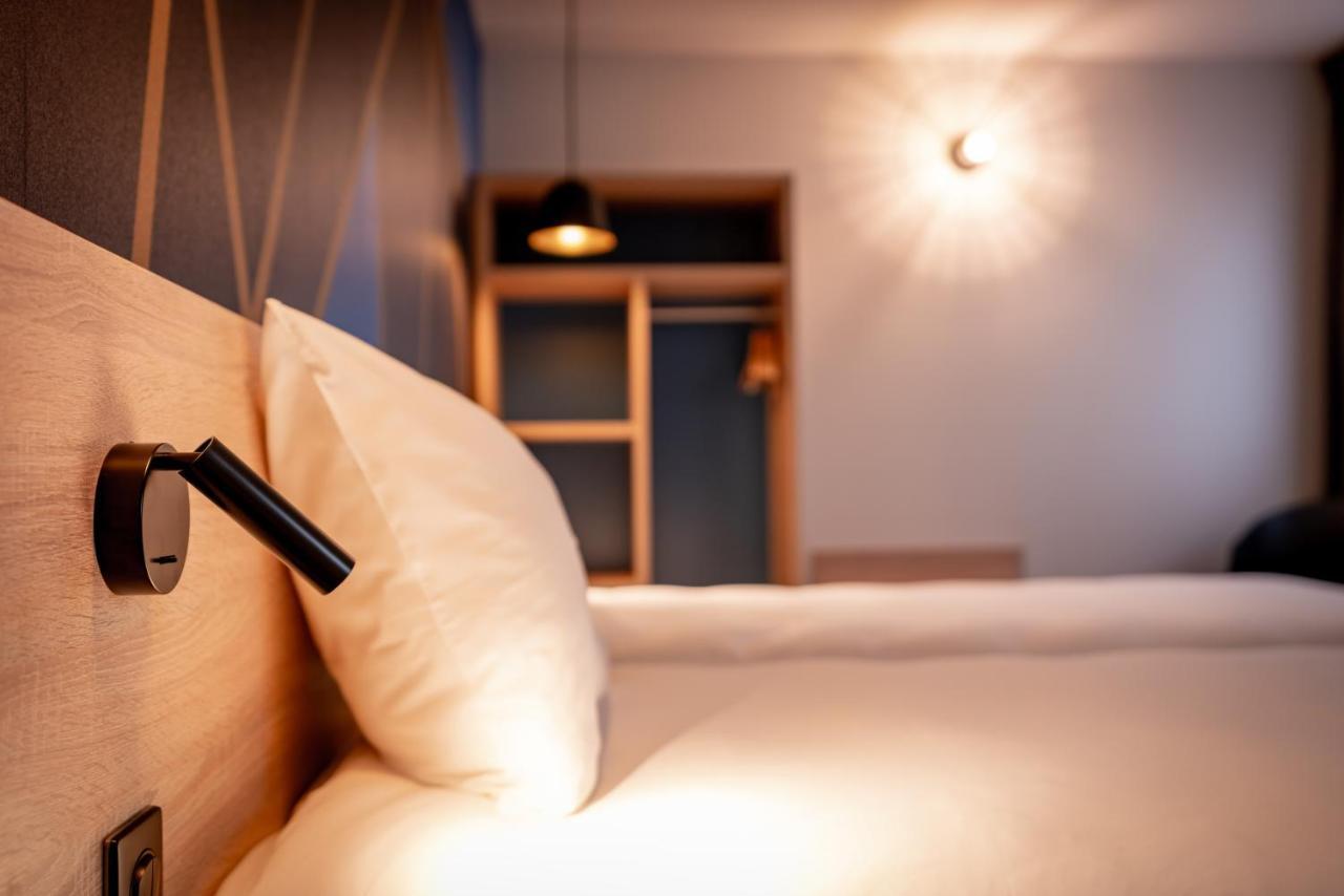 Ibis Styles Valenciennes Petite Foret Bagian luar foto